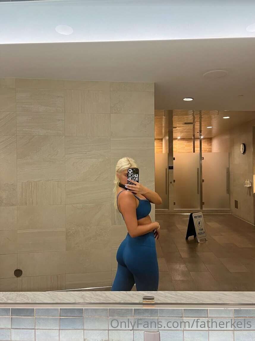 Kelsey Calemine fatherkels Mirror 123698