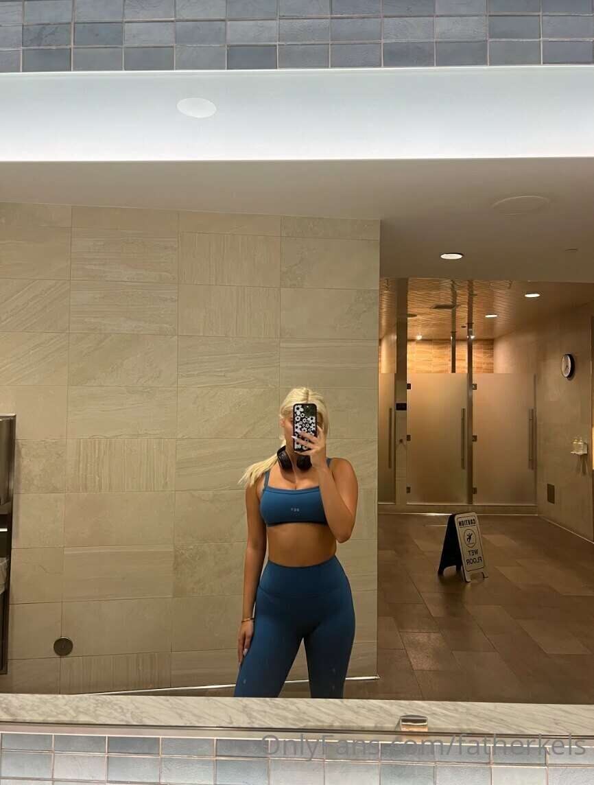 Kelsey Calemine fatherkels Mirror 123703