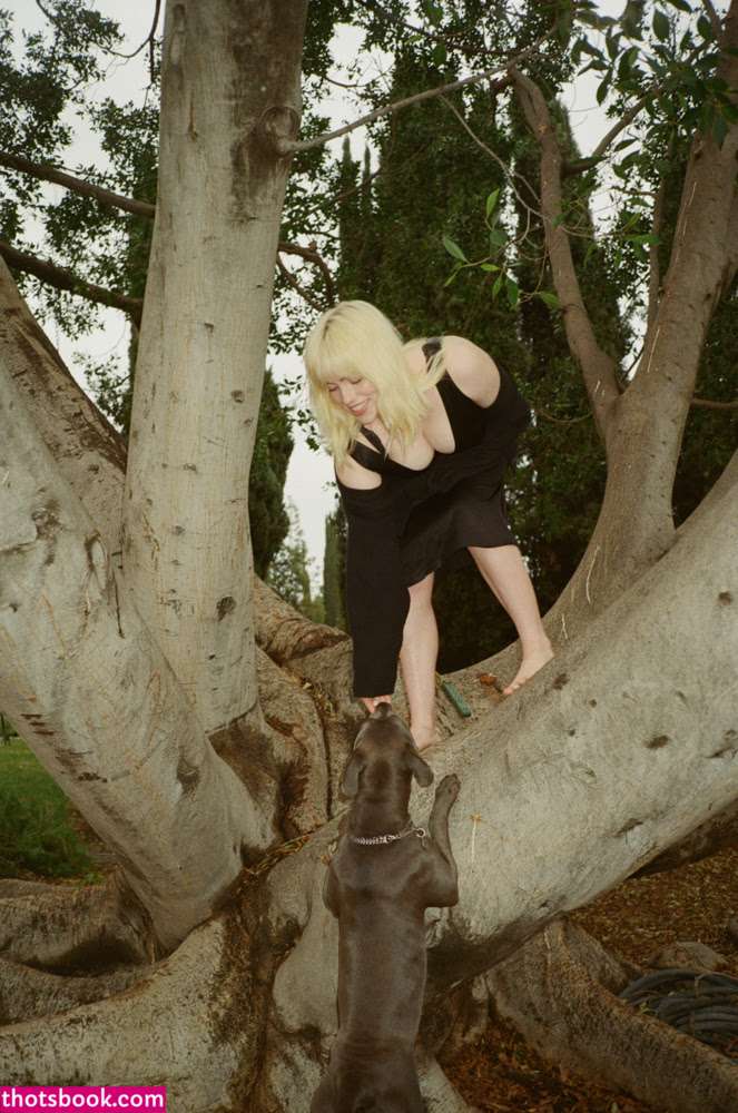 Billie Eilish Nude Photos #14 411249