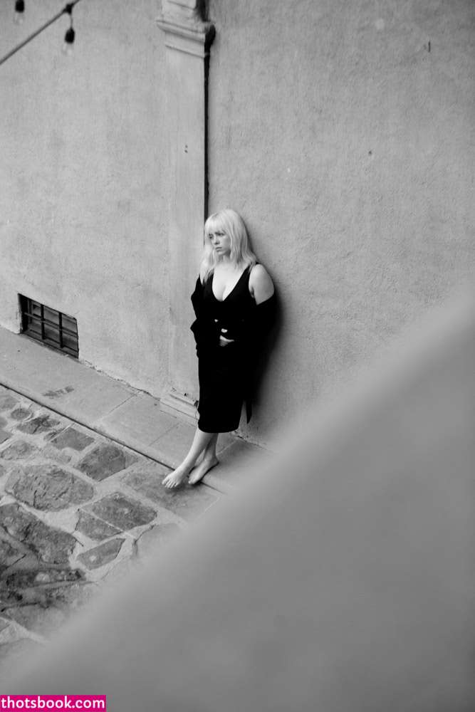 Billie Eilish Nude Photos #15 411296
