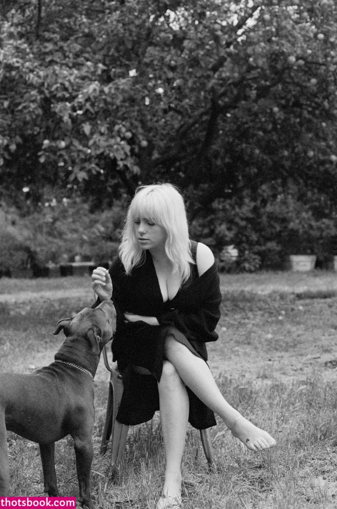 Billie Eilish Nude Photos #15 411298