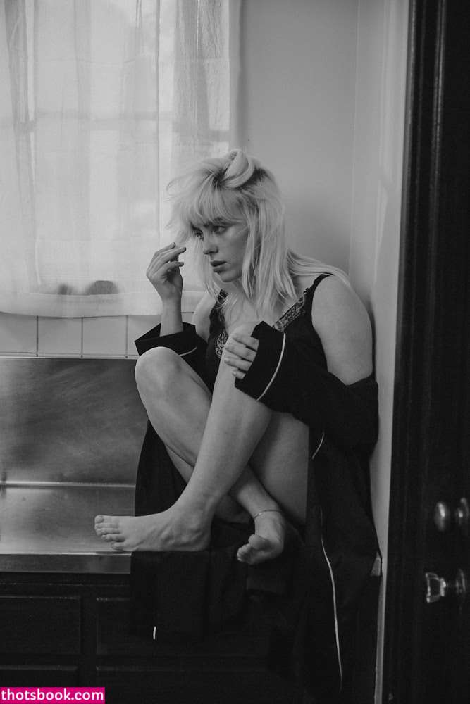 Billie Eilish Nude Photos #15 411300