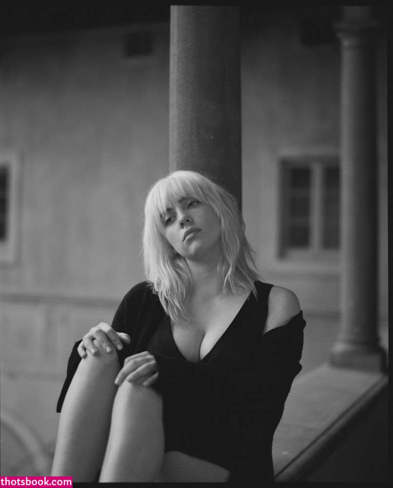 Billie Eilish Nude Photos #15 411305