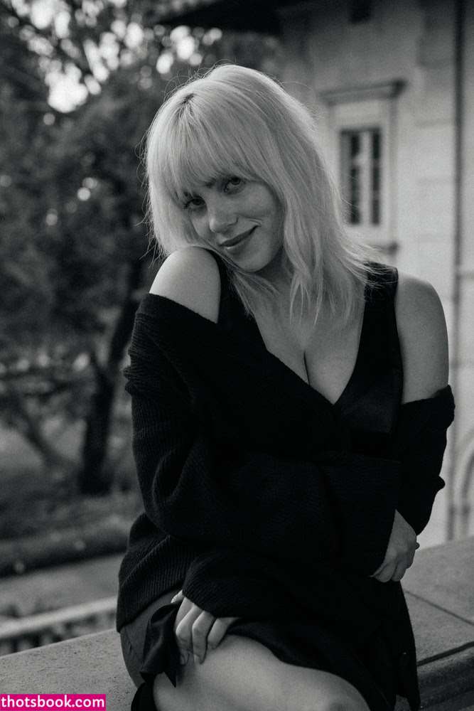 Billie Eilish Nude Photos #15 411308