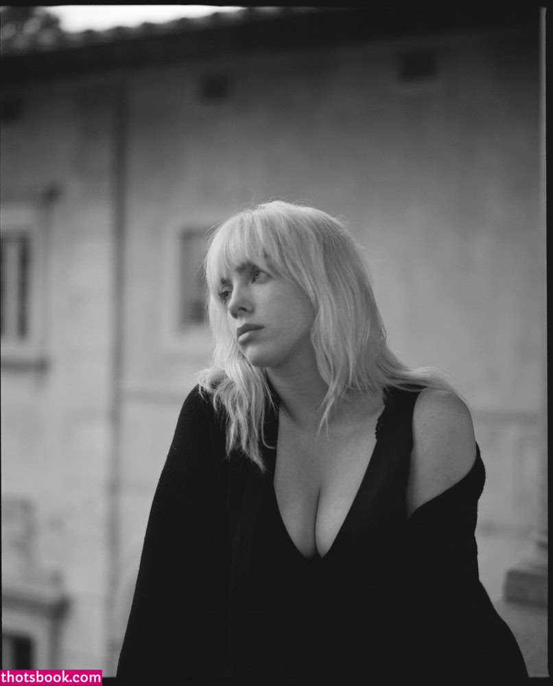 Billie Eilish Nude Photos #15 411312