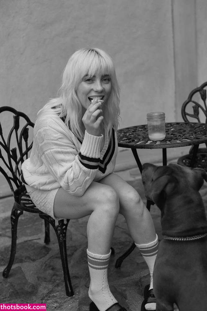 Billie Eilish Nude Photos #15 411324