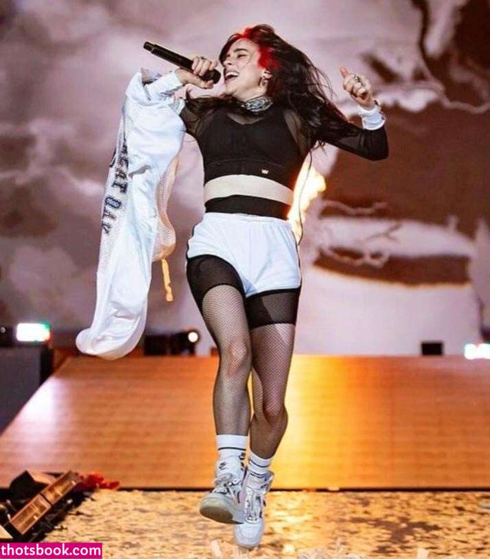 Billie Eilish Nude Photos #17 412340