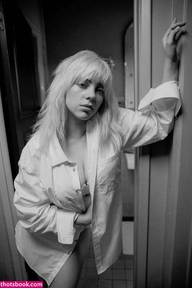 Billie Eilish Nude Photos #18 412342