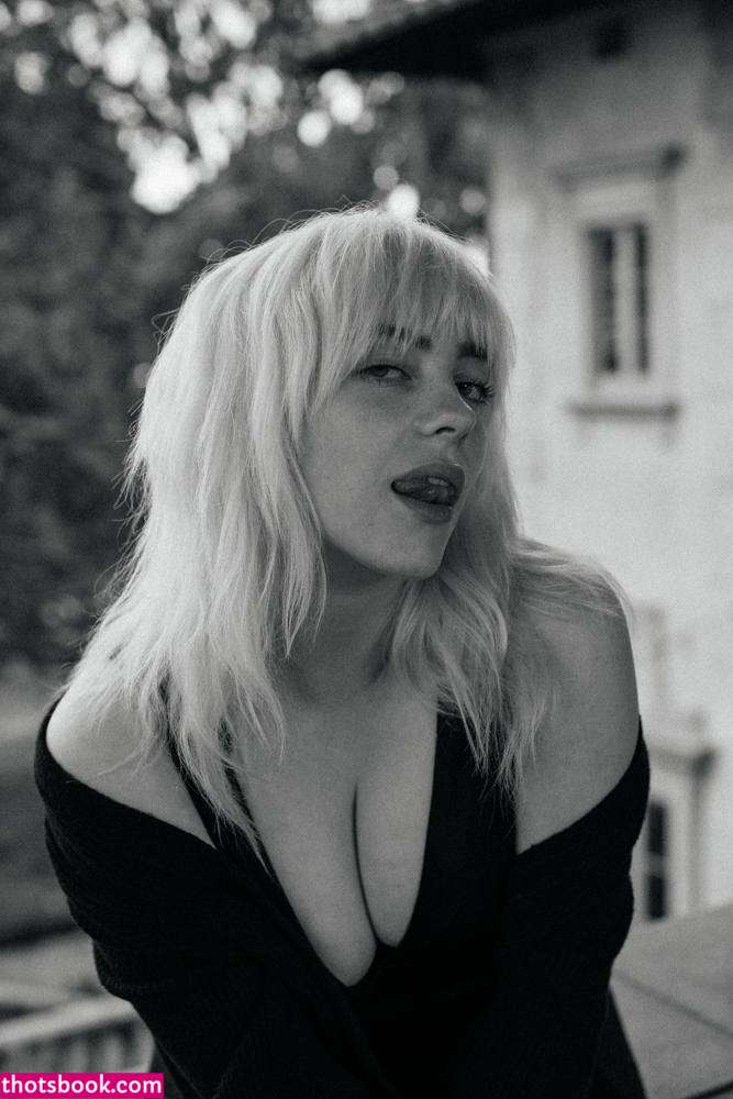 Billie Eilish Nude Photos #18 412344