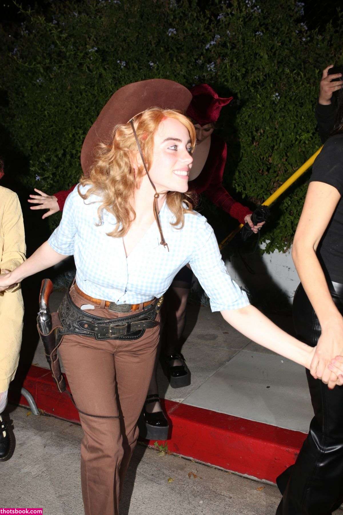 Billie Eilish Nude Photos #21 412364