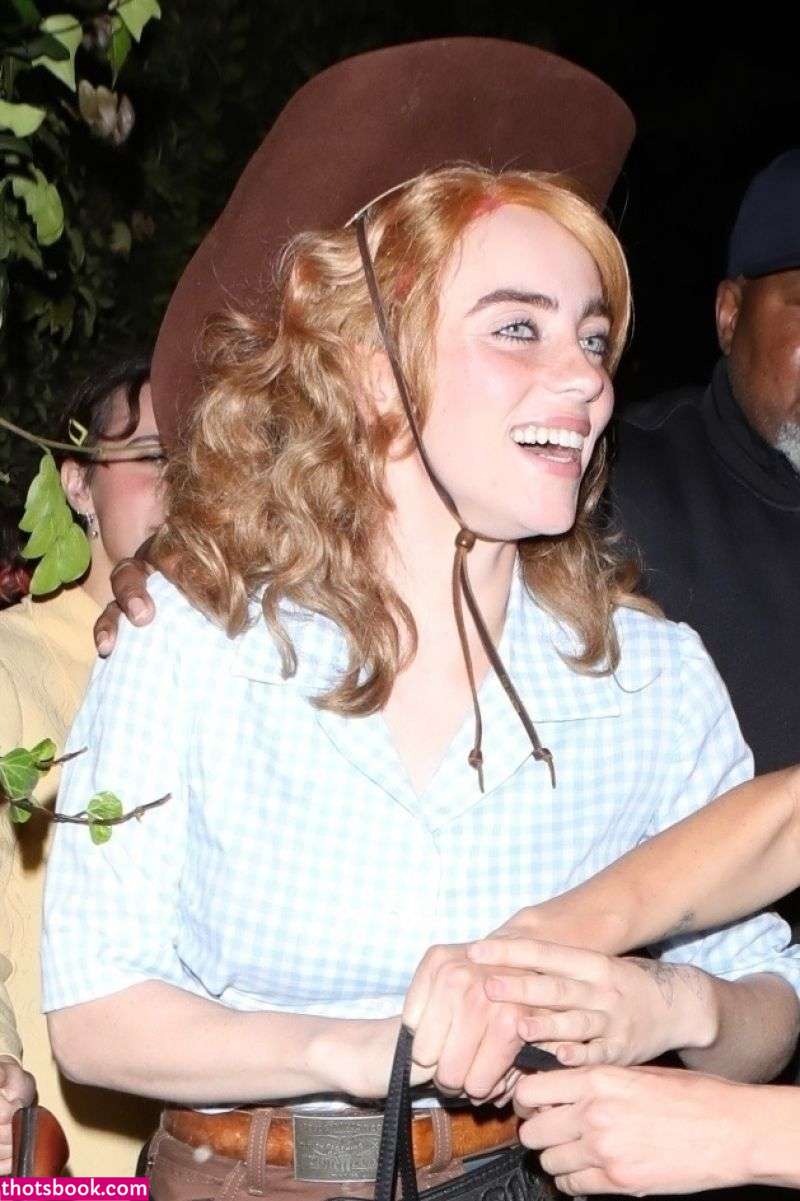 Billie Eilish Nude Photos #21 412368