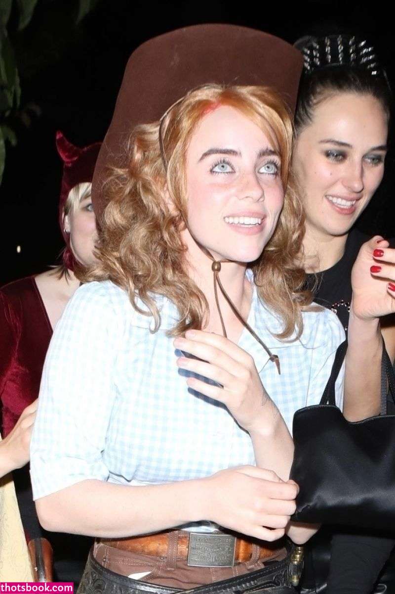 Billie Eilish Nude Photos #21 412372