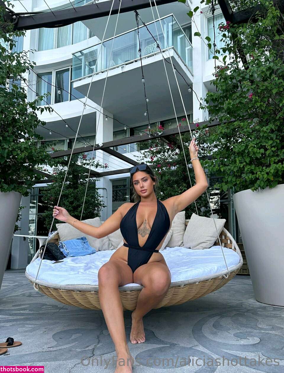 Aliciahottakes Livinlavialicia Nude OnlyFans Photos #6 379867