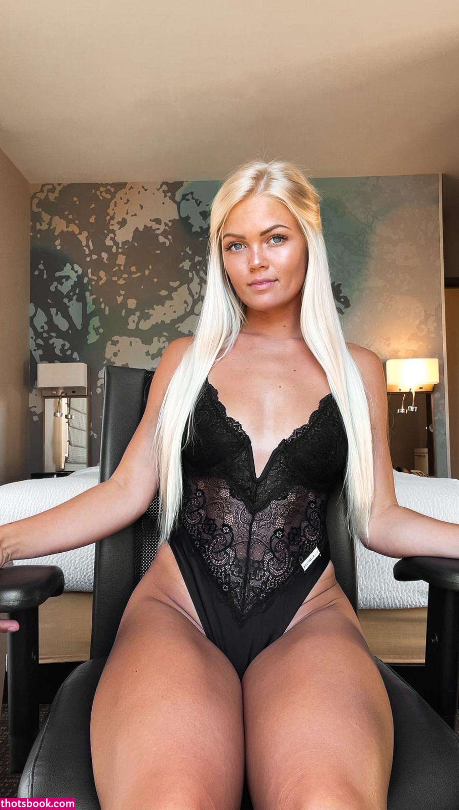 Nellie Cronen Nude OnlyFans Photos #7 407513