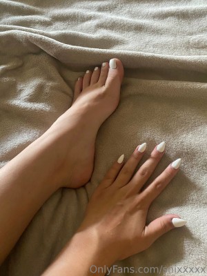 Snixxxxx Nude OnlyFans Photos #1