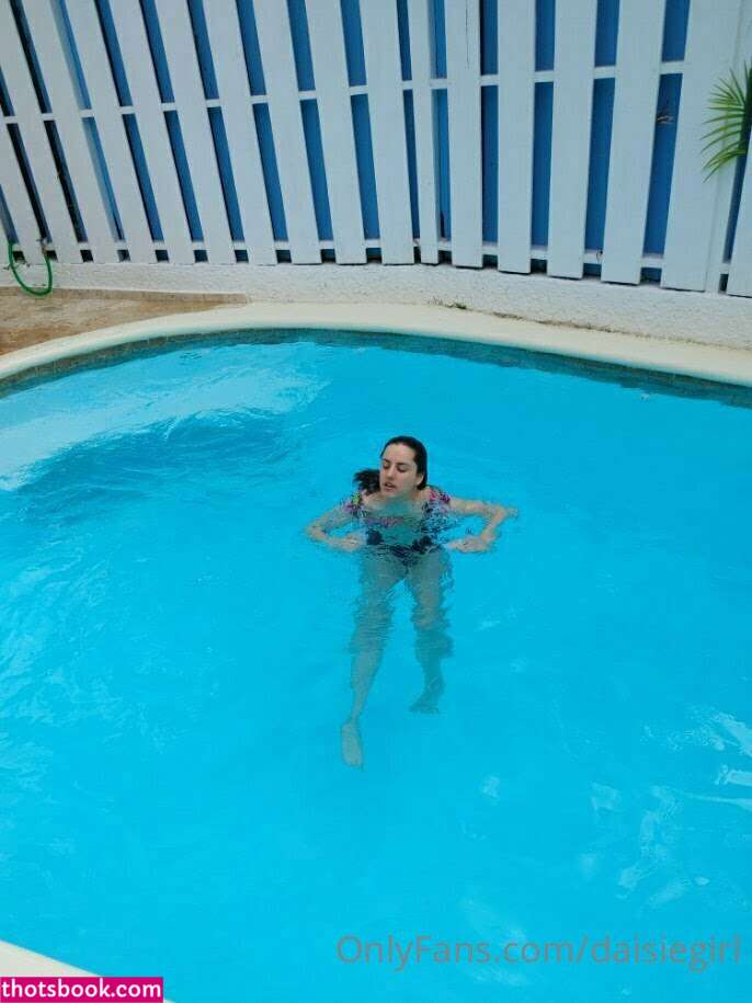 dimepiece petite wife daisiegirl Nude OnlyFans Photos #1 1199024