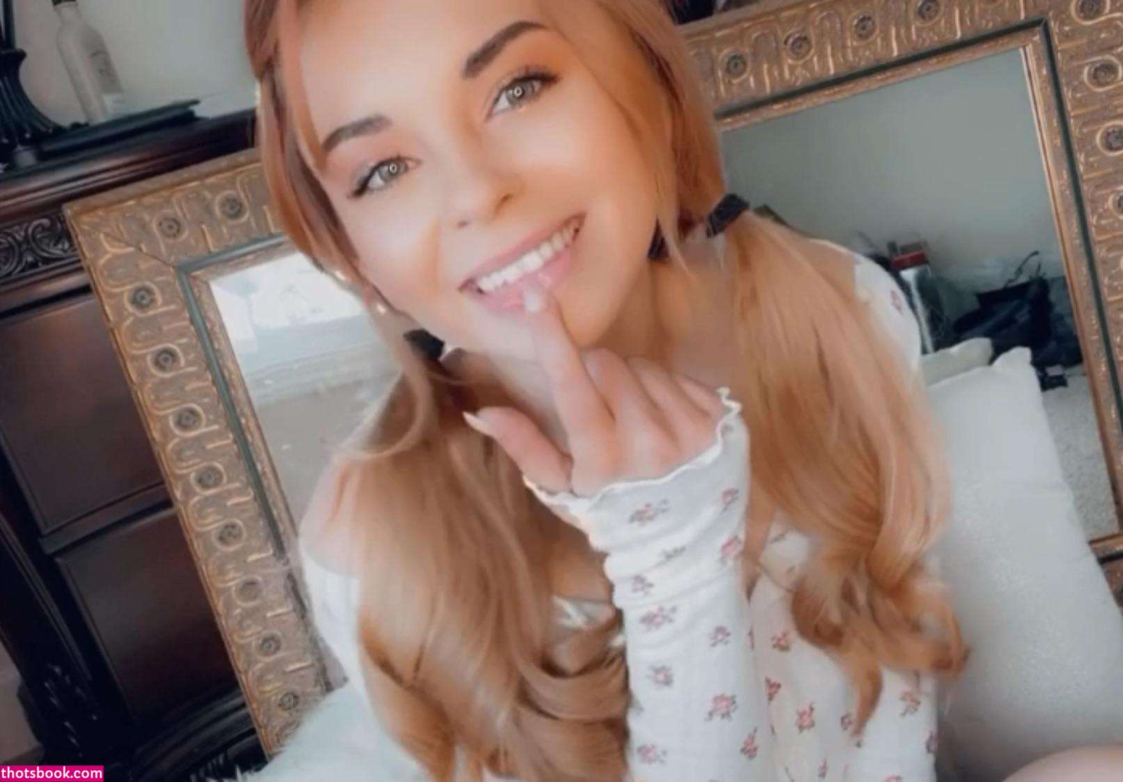 Aliice Apple Nude OnlyFans Photos #12 1200528