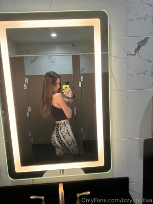 bellalovess Nude Leaks OnlyFans Photos #1