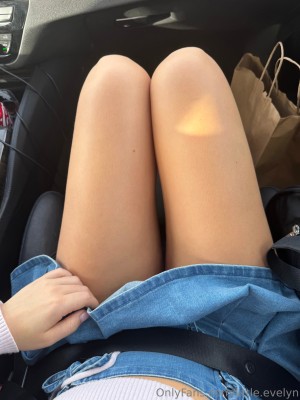 Little Evelyn Nude Leaks OnlyFans Photos #5