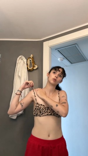 Holly Laing Nude Leaks OnlyFans Photos #2