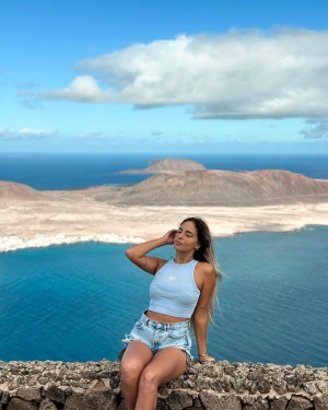 Claudia Acevedo Bueno Nude Leaks OnlyFans Photos #2