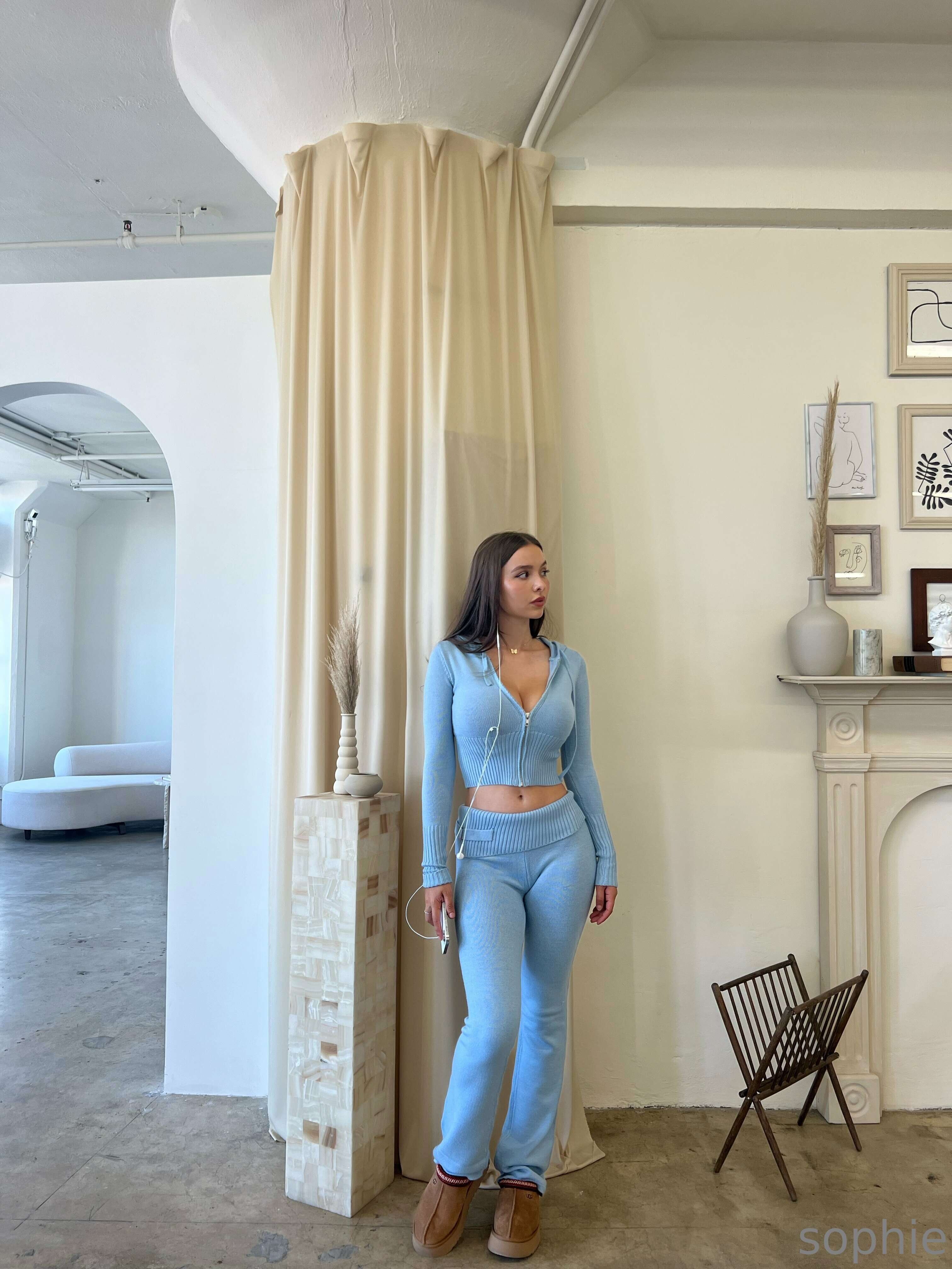 Sophie Mudd Oct Photos 123467