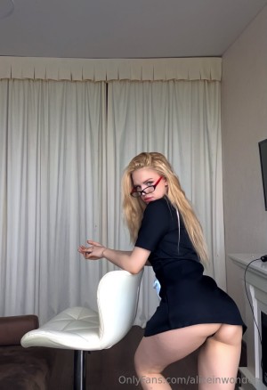 alicesparkle Nude Leaks OnlyFans Photos #1