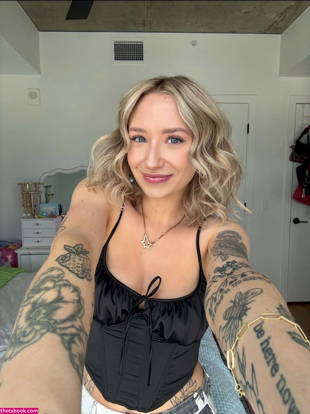 Abbbn0rmal Abby Hubbard Nude Leaks OnlyFans Photos #1 1815666