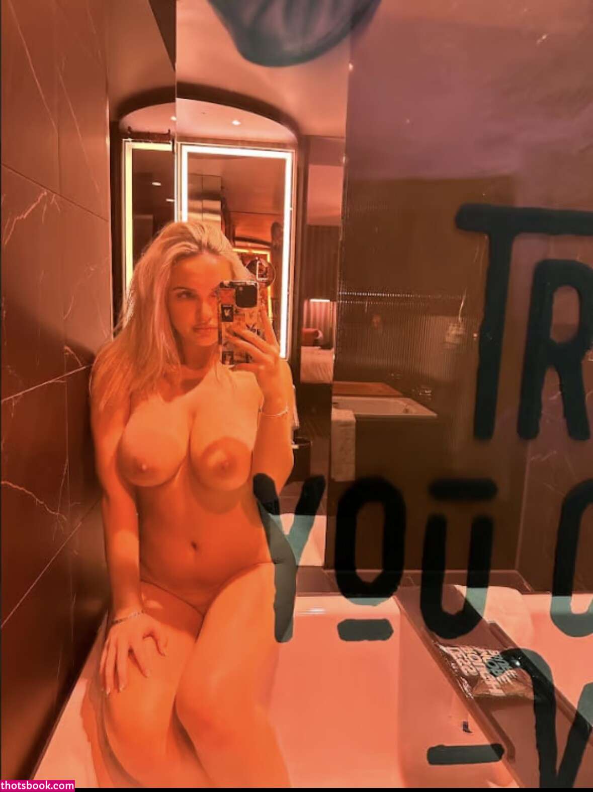 VEE CAMPBELL  Victoria Campbell Nude Photos #2 307571