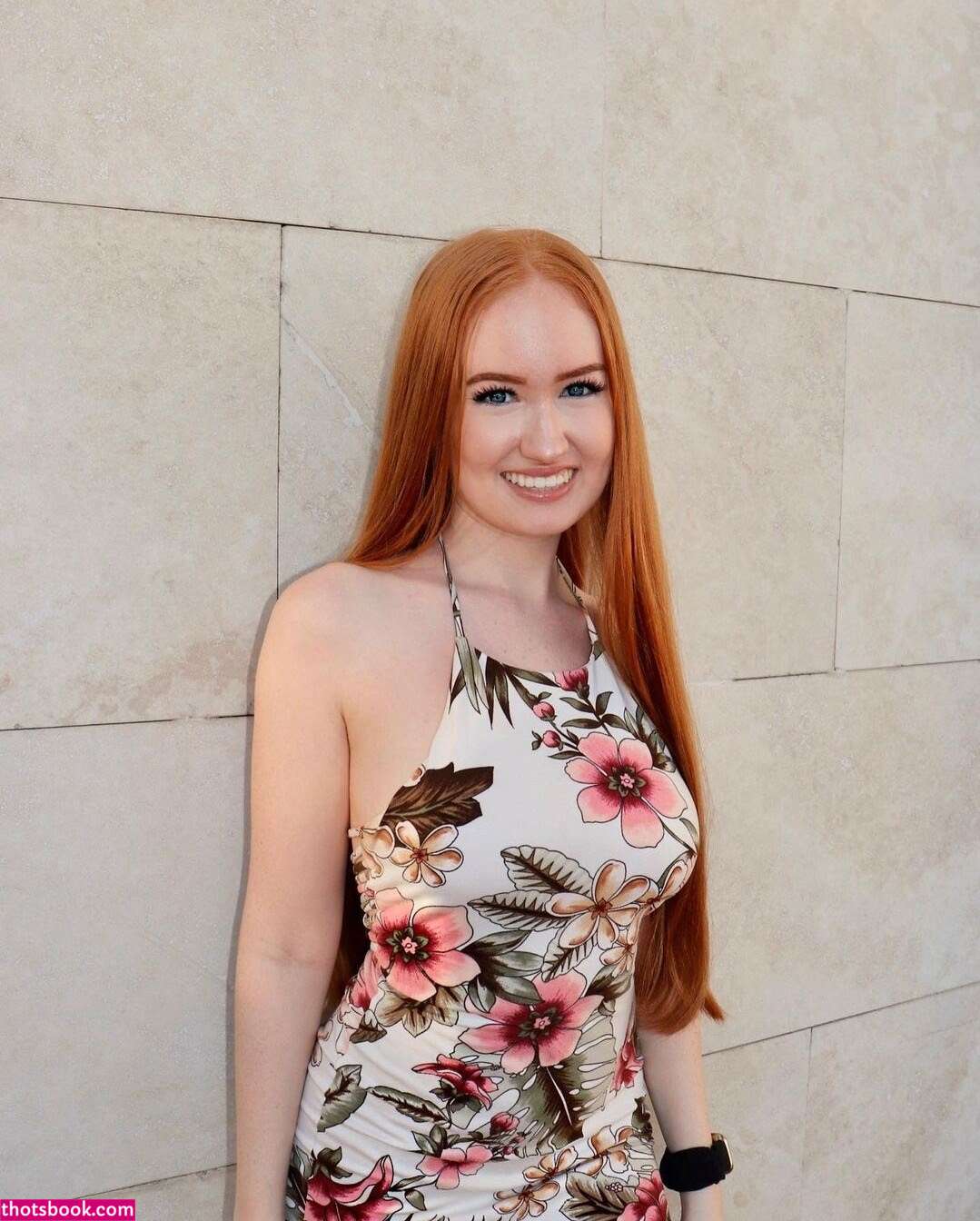 Iksnirub Twins Photos #9 281389