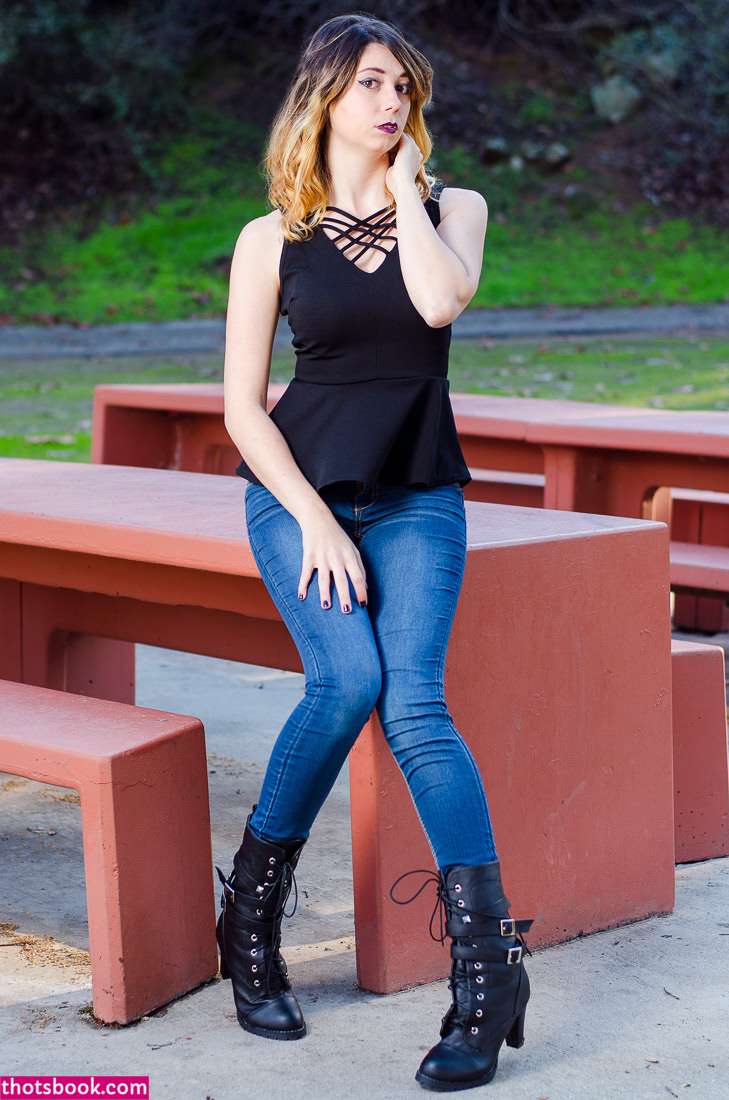 Uncanny Megan Nude Photos #17 298446