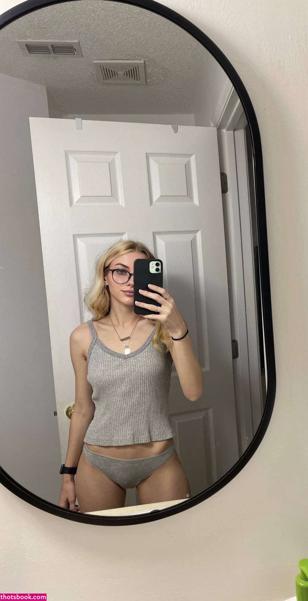 Zoe Moore Photos #3 272365