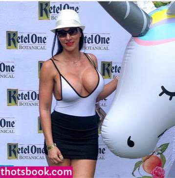 Alessia  AlessiaModel  alessiafitmodel  laurafit82  LauraValencia Nude Photos #4 288697