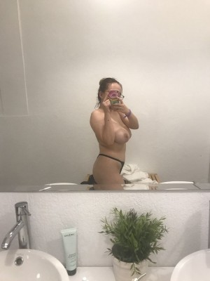 Meryendame Nude Leaks OnlyFans Photos #2
