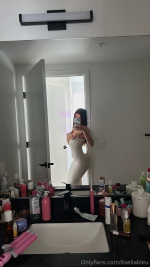 itsellableu Nude Leaks OnlyFans Photos #2