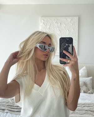 Avalon Nadfalusi Nude Leaks OnlyFans Photos #1