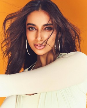 Meenakshi Chaudhary Nude Leaks OnlyFans Photos #3