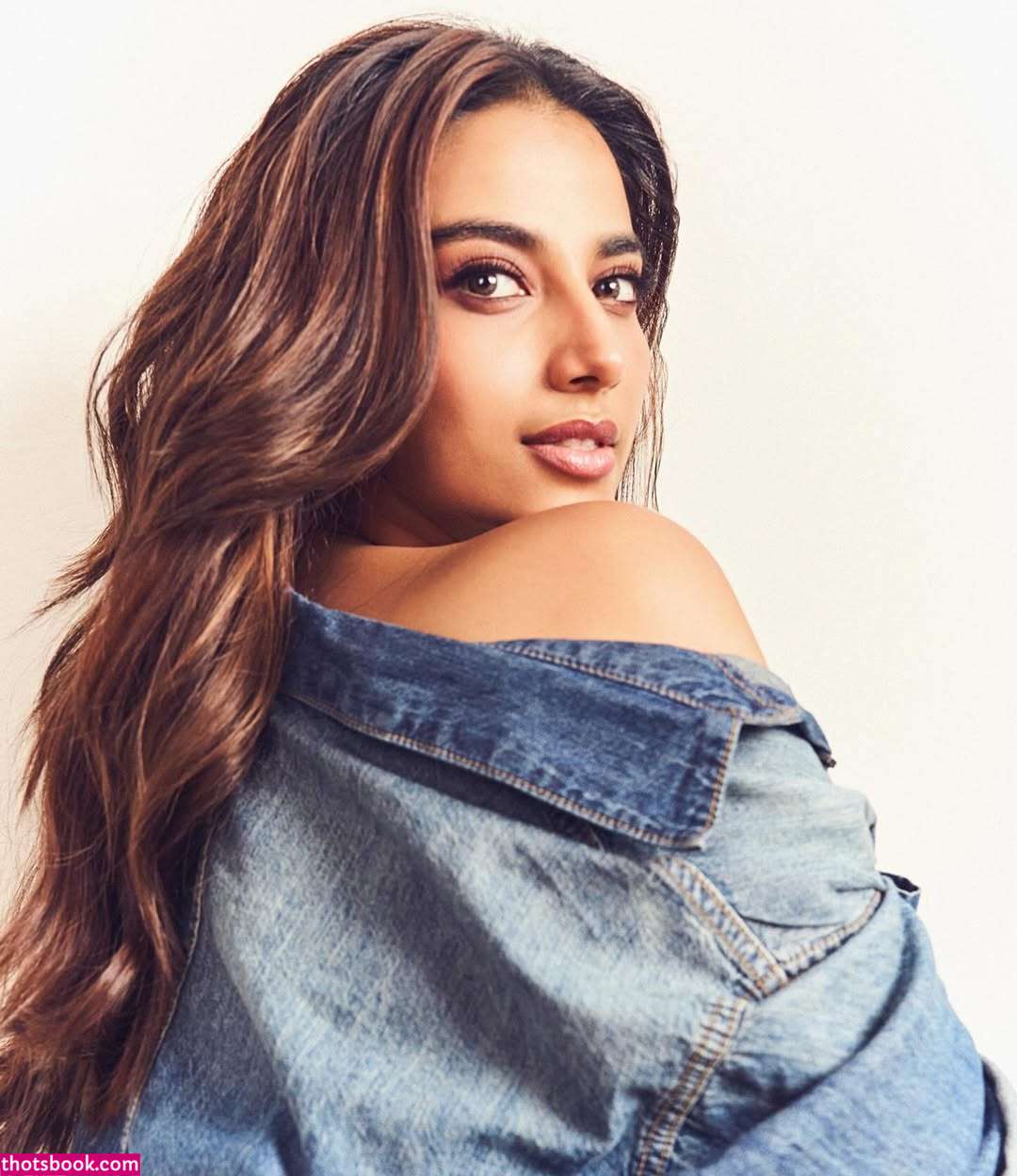 Meenakshi Chaudhary Nude Leaks OnlyFans Photos #5 1761552