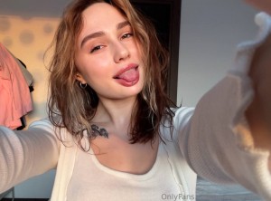dianasweetspicy sweetmarybaby chloewinsloow Nude Leaks OnlyFans Photos #2