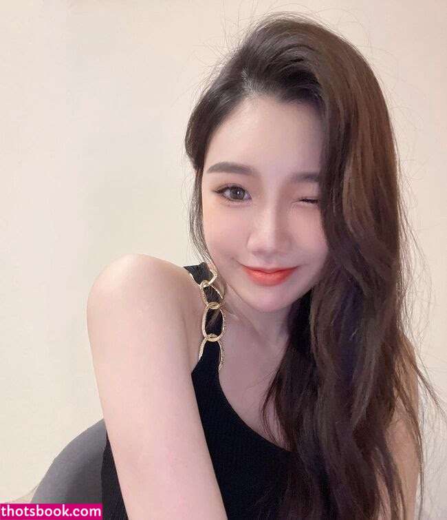 Chloe Lin lhua914 llinnn914 Nude Leaks OnlyFans Photos #4 1755519